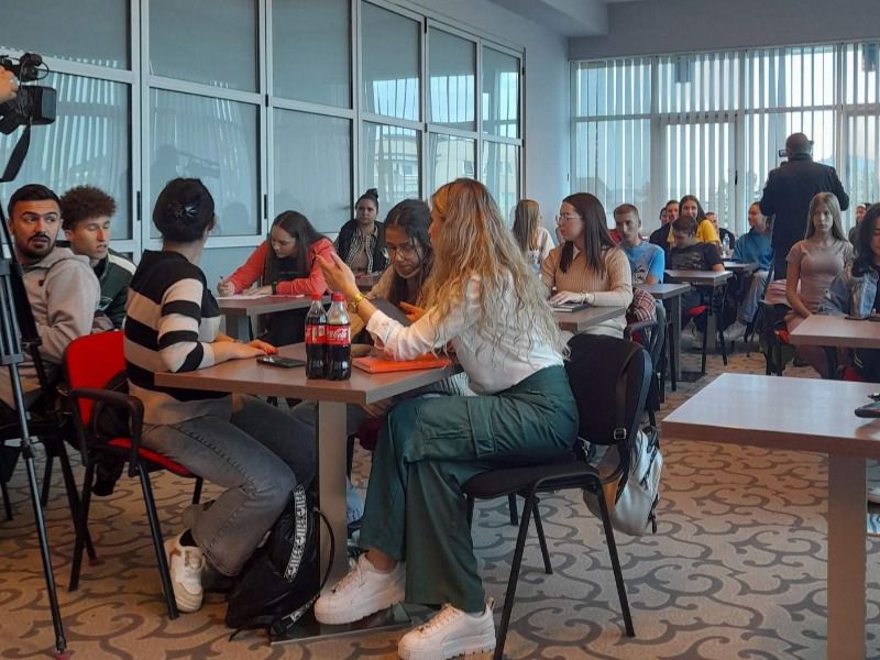 Fondacija ,,Lara“ održala Javnu debatu sa mladima u Bijeljini na temu nasilja u porodici, vrsta i načina prijave